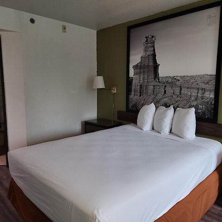Super 8 By Wyndham Austin North/University Area Extérieur photo